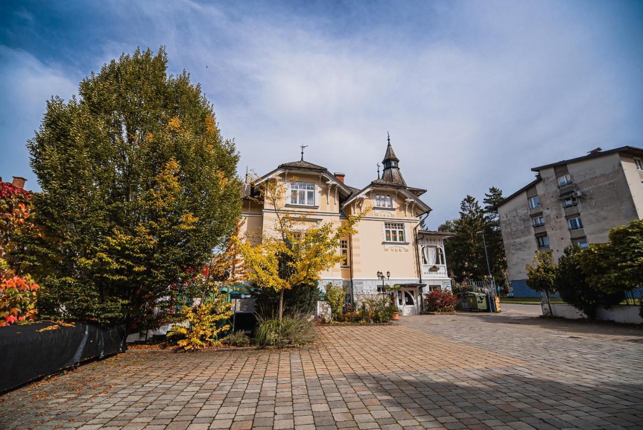 Guest House Veronika コチェーヴィエ エクステリア 写真