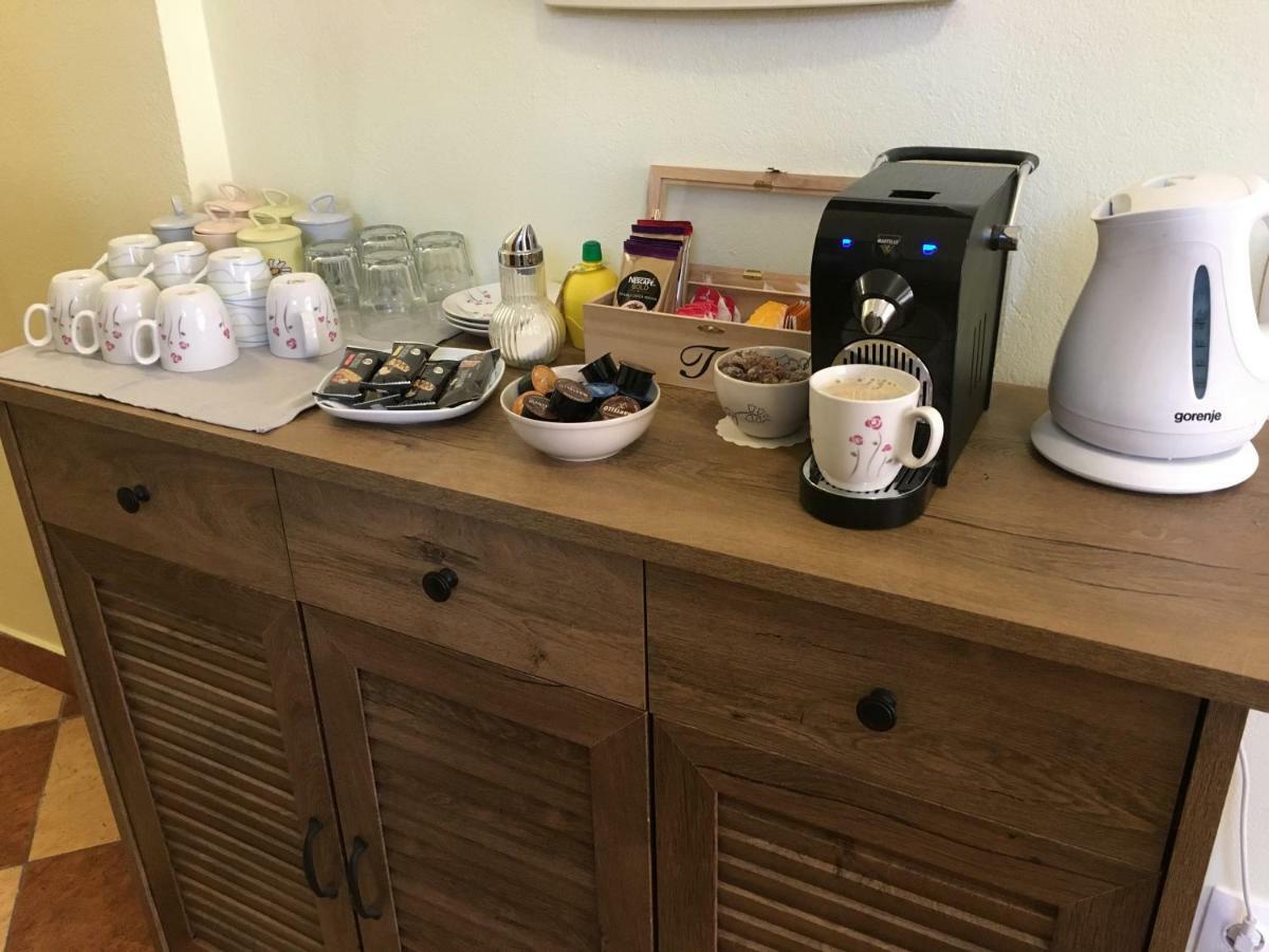 Guest House Veronika コチェーヴィエ エクステリア 写真