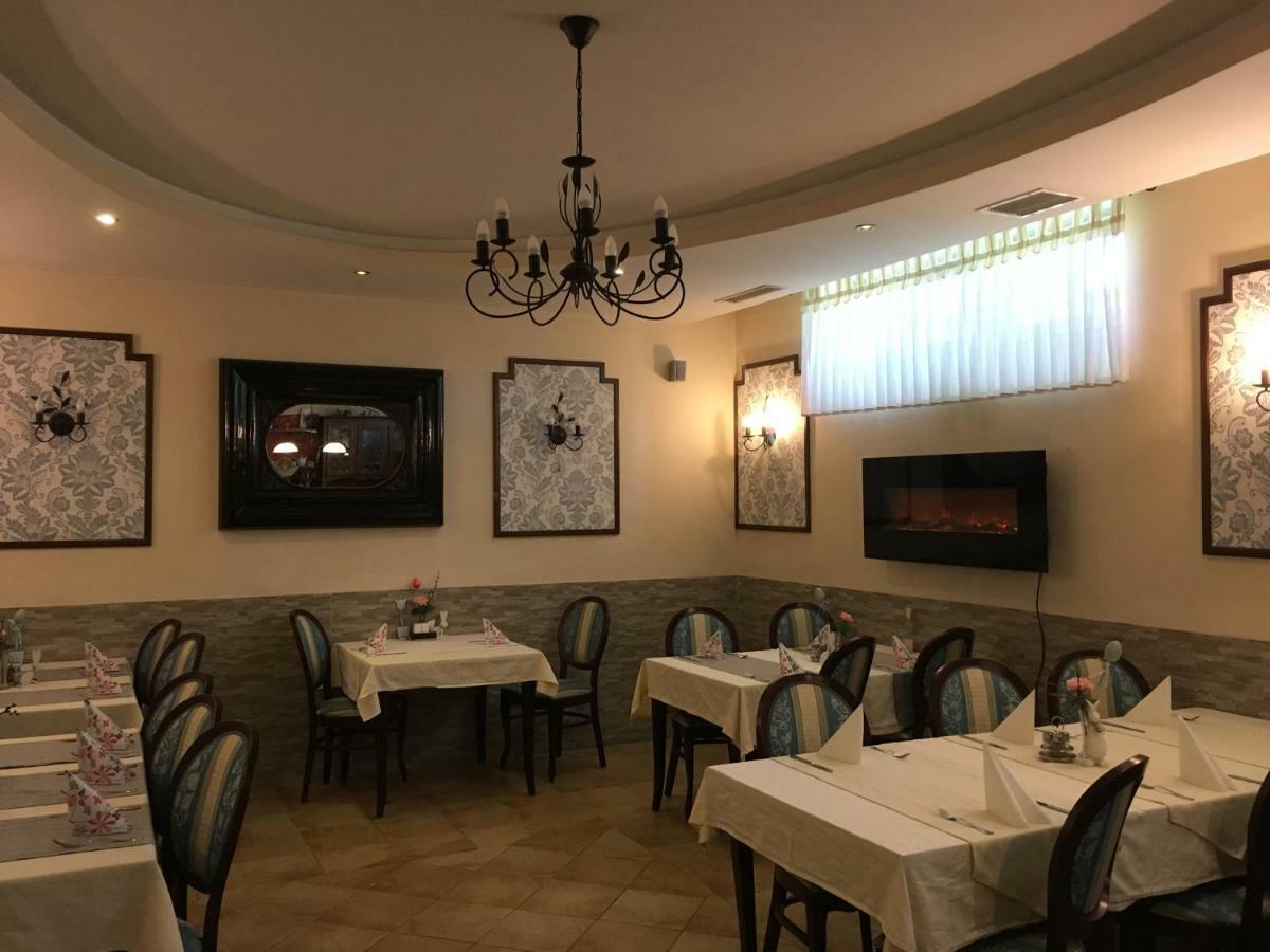 Guest House Veronika コチェーヴィエ エクステリア 写真